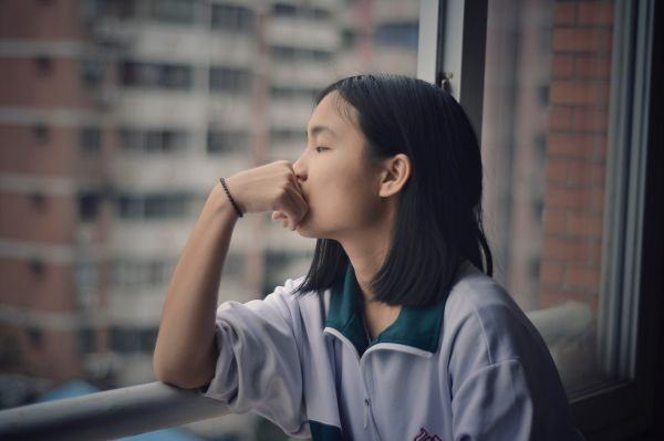 沉迷手机游戏